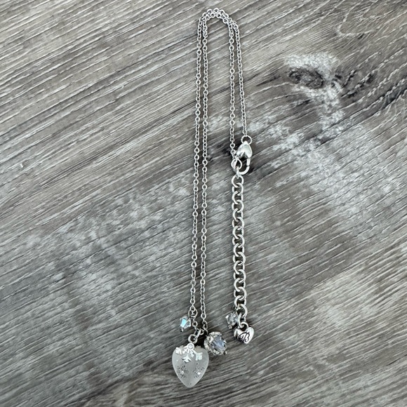 πβοΈBRIGHTON Retired Frosted Silver Heart Pendant Necklace - Picture 3 of 5